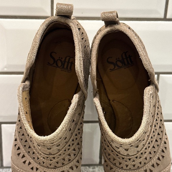 Söfft Women's Taupe Laser Cut Out Leather Wedge Heel Ankle Booties 8M Western - Picture 7 of 8